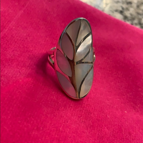Mother of Pearl Inlay sterling silver ring - Picture 4 of 8